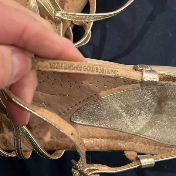 Earth Kalso 8.5 Sizzle Washed Gold Used Priced to sell no offers - Picture 3 of 5